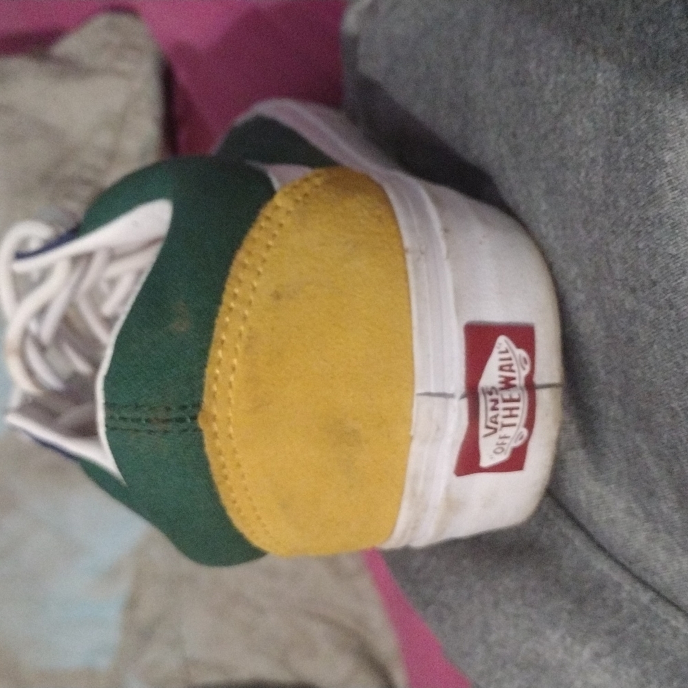 Vans - Picture 2 of 2